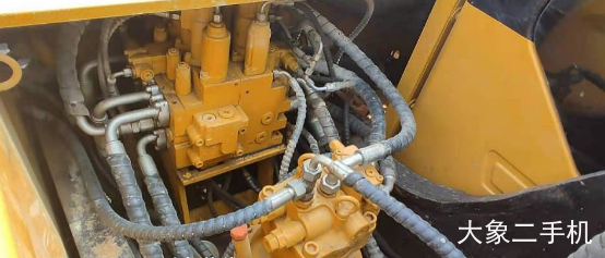 三一重工 SY215C 挖掘机