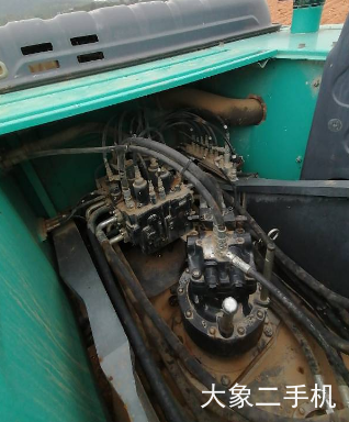 神钢 SK200-8 挖掘机