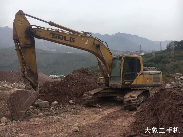 山东临工 E6225F 挖掘机