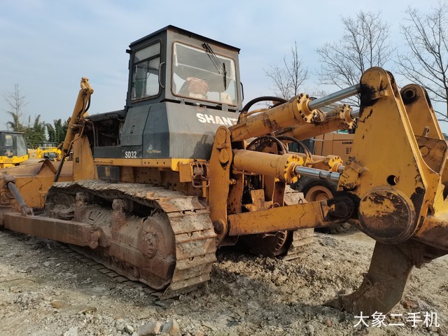 山推 SD32-8 推土机
