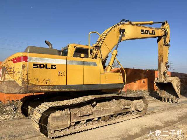 山东临工 E6210F 挖掘机