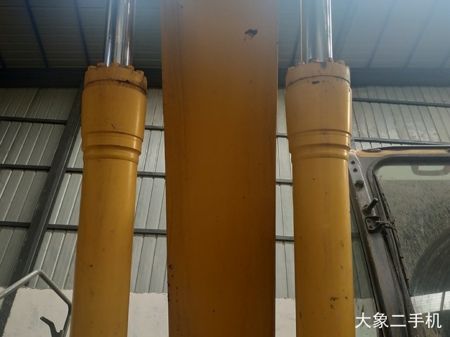 小松 PC220-8M0 挖掘机