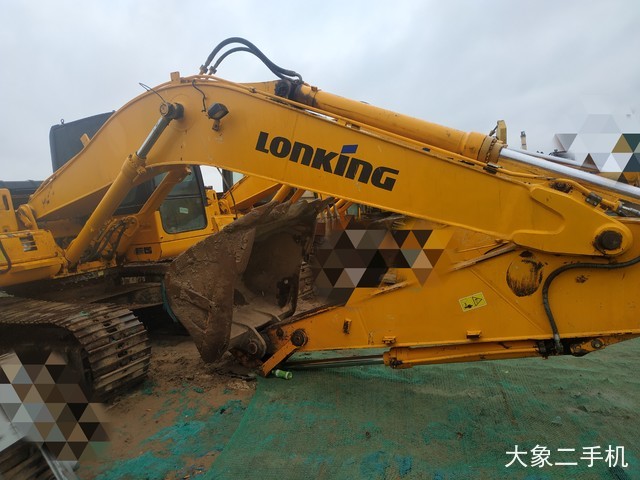 龙工 LG6220D 挖掘机