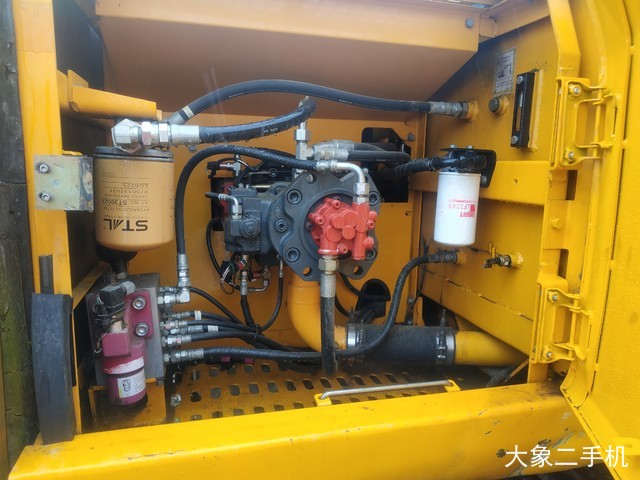 龙工 LG6220D 挖掘机