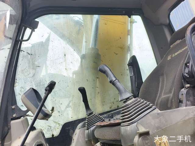 柳工 CLG915D 挖掘机