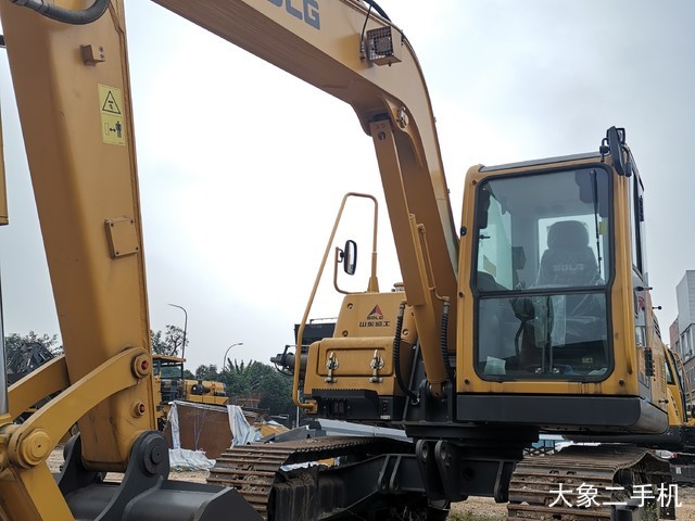 山东临工 E680F 挖掘机