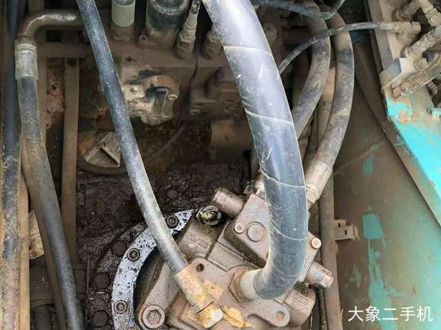 神钢 SK210LC-8 挖掘机