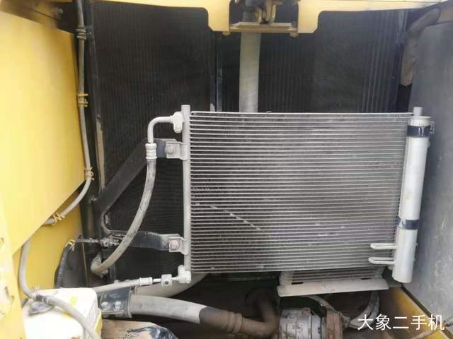 小松 PC240LC-8M0 挖掘机