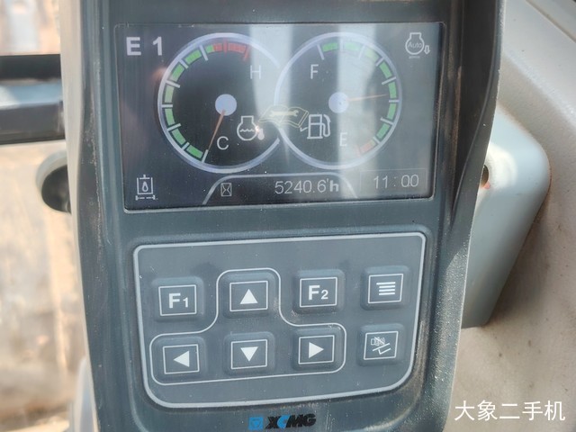 徐工 XE75D 挖掘机