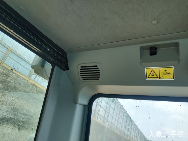 卡特彼勒 323D2L 挖掘机