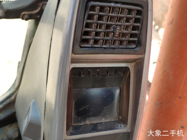 斗山 DX260LC 挖掘机