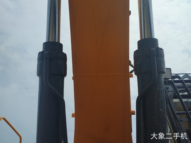 沃得重工 W2425LC-8 挖掘机