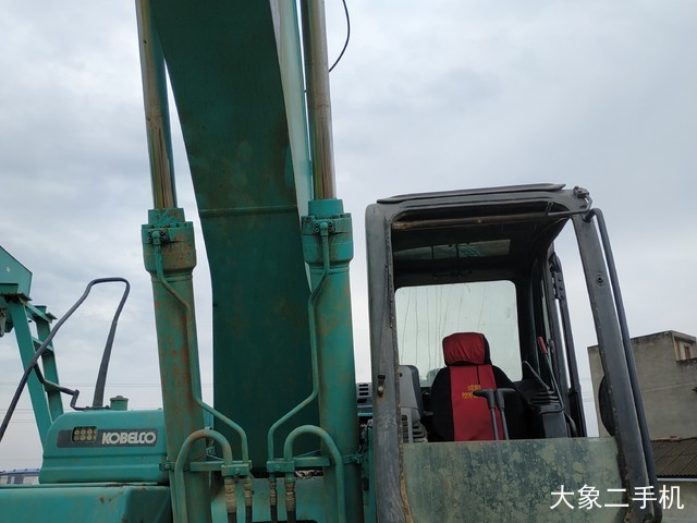 神钢 SK250-8 挖掘机