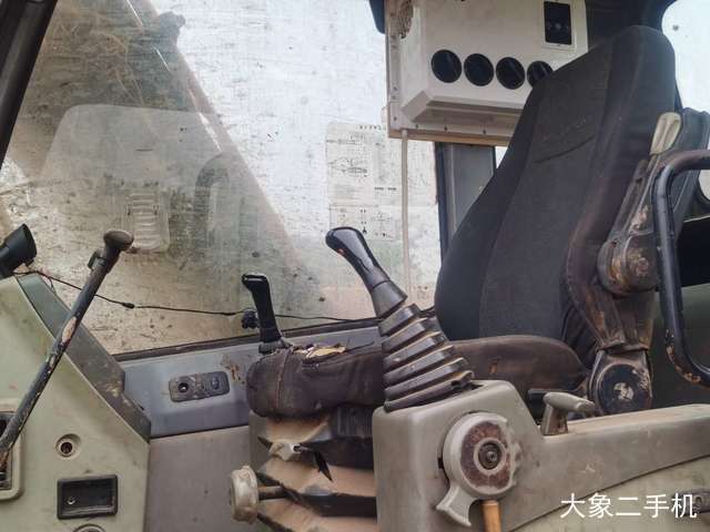 现代 R150LC-7 挖掘机
