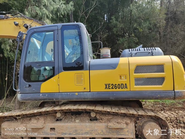 徐工 XE215D 挖掘机