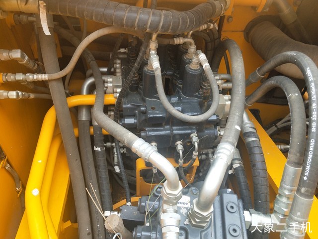 龙工 LG6225E 挖掘机