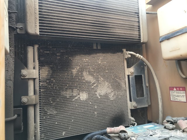 徐工 XE215C 挖掘机