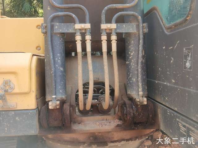 沃尔沃 EC220D 挖掘机