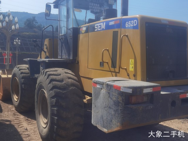 山工 SEM652D 装载机