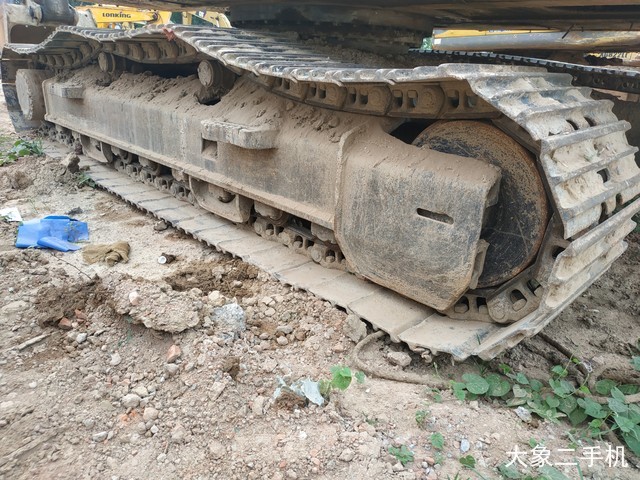 徐工 XE260C 挖掘机