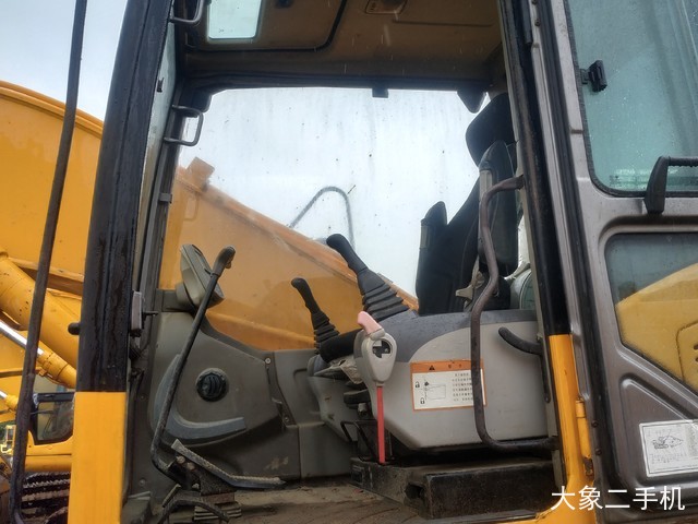 龙工 LG6225 挖掘机