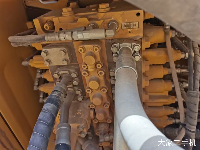 小松 PC240LC-8M0 挖掘机