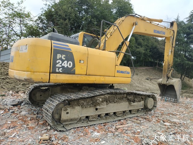 小松 PC220-8 挖掘机