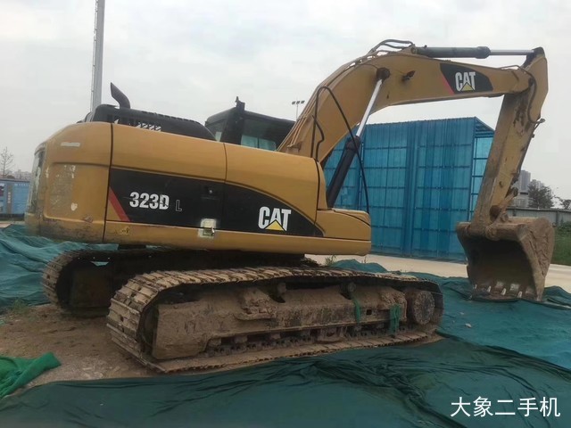 卡特彼勒 323D2L 挖掘机