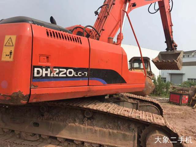斗山 DH220LC-7 挖掘机