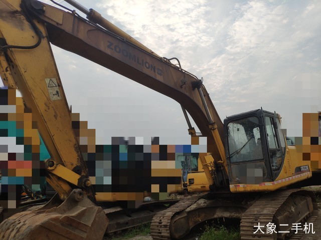 中联重科 ZE230LC 挖掘机