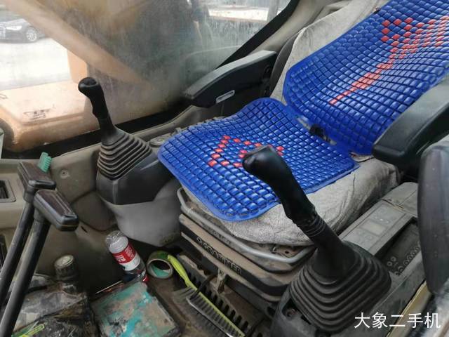 三一重工 SY215C-8 挖掘机