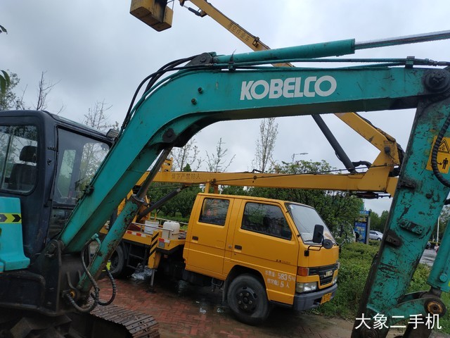 神钢 SK60-8 挖掘机