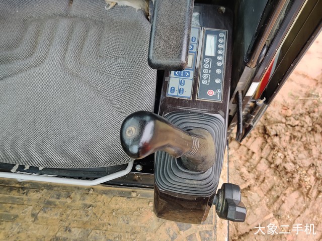 三一重工 SY75C 挖掘机