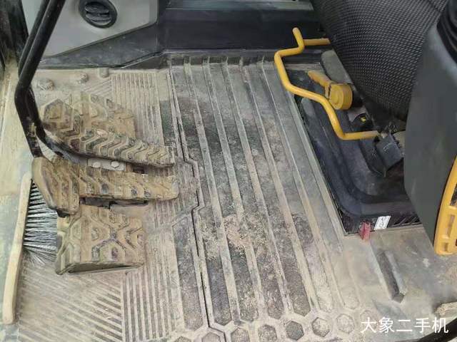 卡特彼勒 323DL 挖掘机