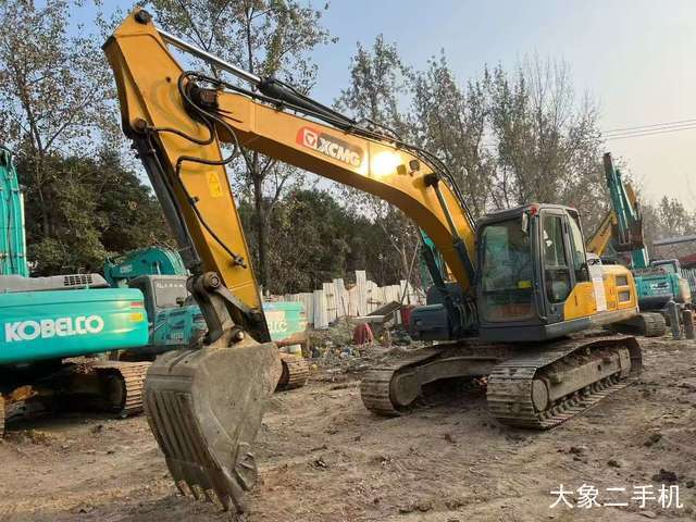 徐工 XE200D 挖掘机