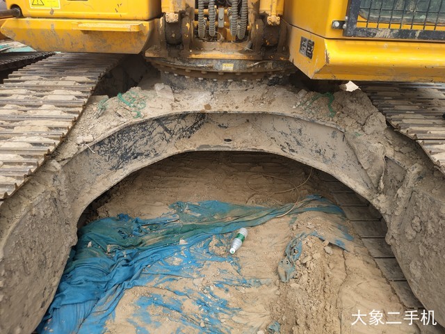 龙工 LG6245E 挖掘机