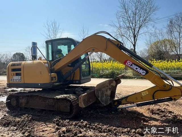 徐工 XE75D 挖掘机