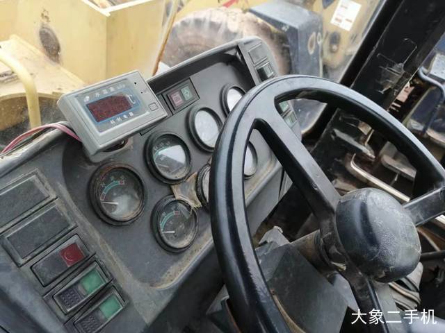 山工 SEM652B 装载机