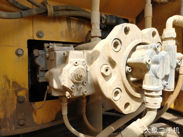 沃尔沃 EC210B 挖掘机