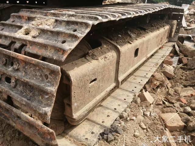 神钢 SK75-8 挖掘机