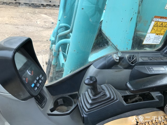 神钢 SK200-8 挖掘机