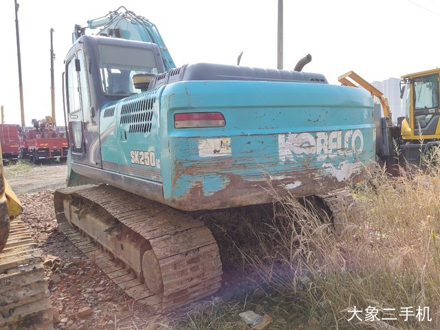 神钢 SK210LC-8 挖掘机