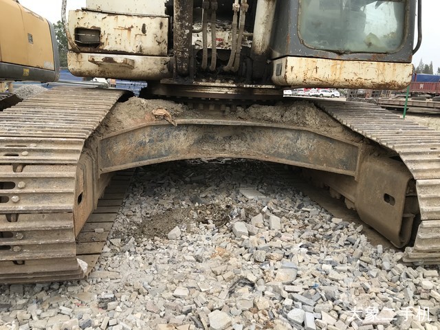 中联重科 ZE230E 挖掘机