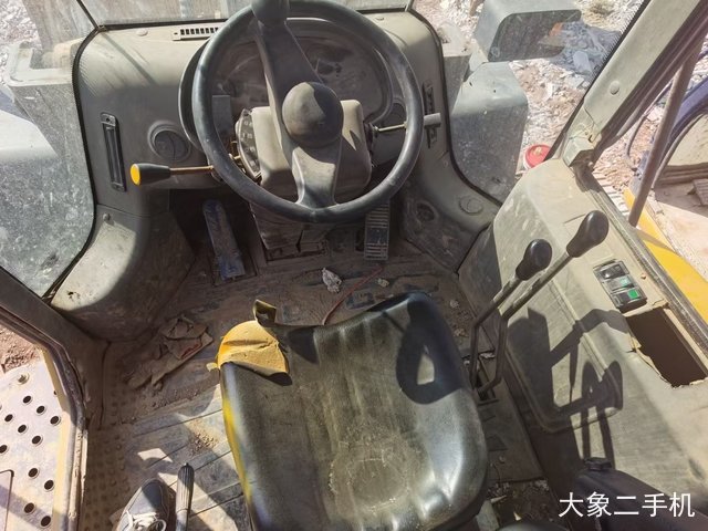 山东临工 LG953L节能型 装载机