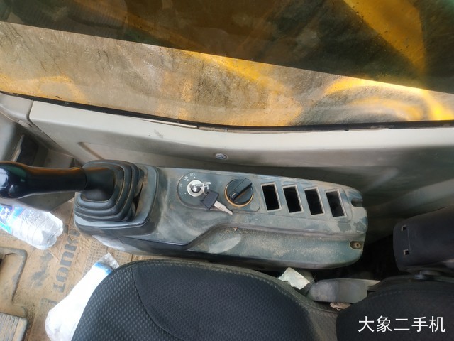 龙工 LG6220D 挖掘机