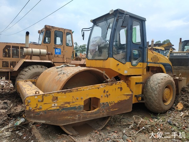 龙工 LG520B机械驱动 压路机