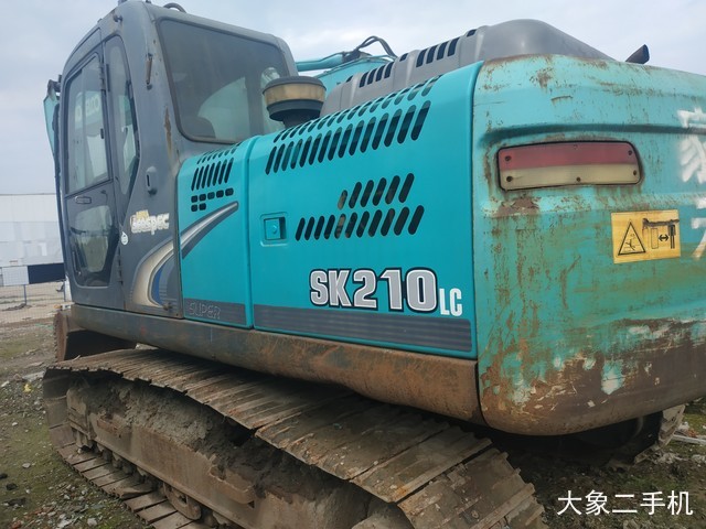 神钢 SK200-8 挖掘机