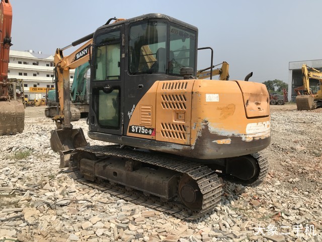 三一重工 SY75C 挖掘机