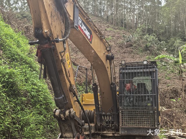 徐工 XE135C 挖掘机
