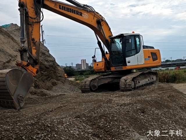 利勃海尔 R922 挖掘机